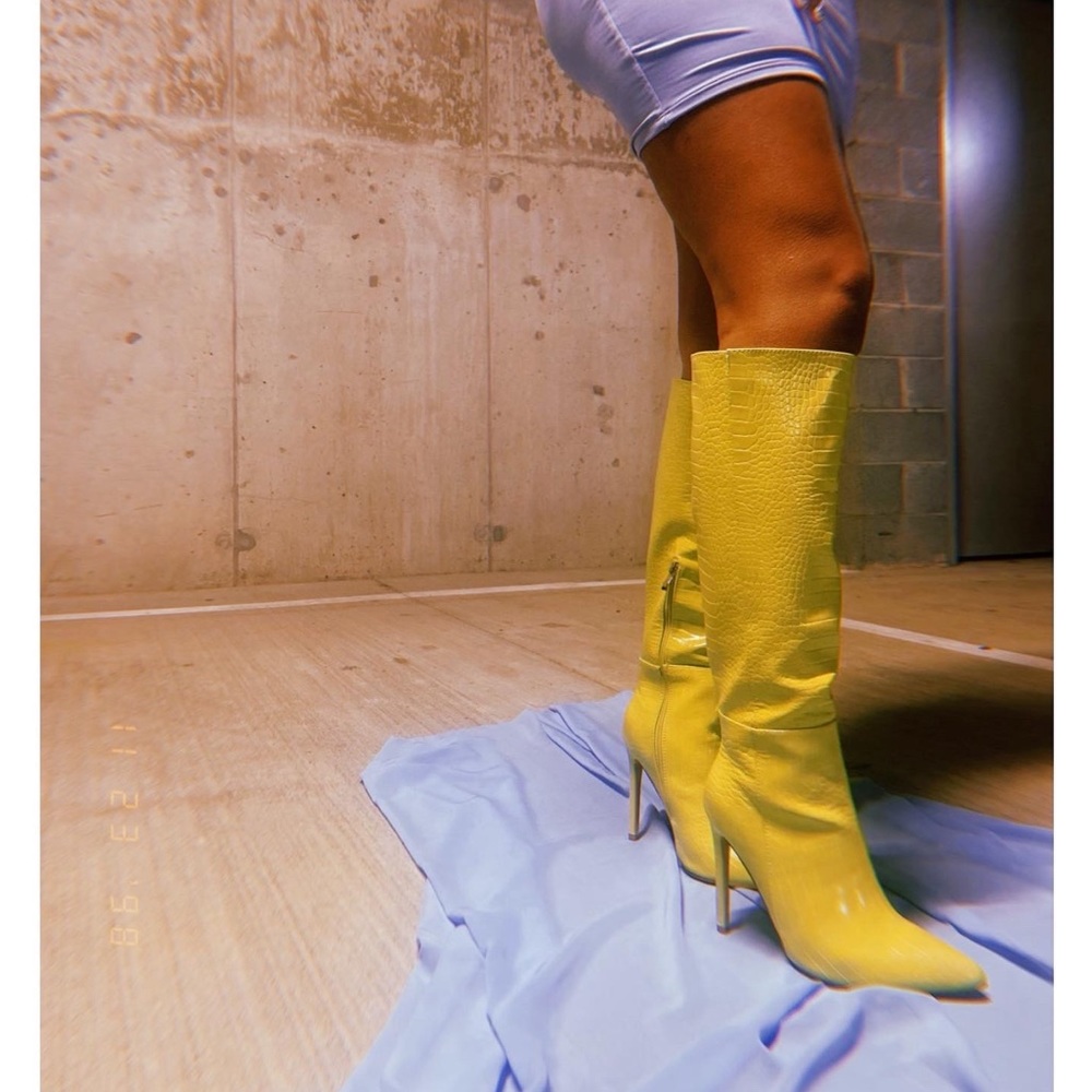 Lemon-lime knee boots - Picture 7 of 9